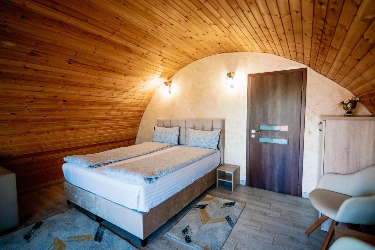 Hotel Montana Garden Răşinari Esterno foto